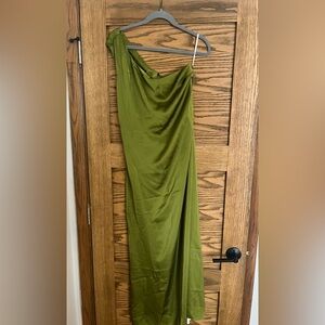 NWT. Commense Satin Open Back Long Dress (green, large)